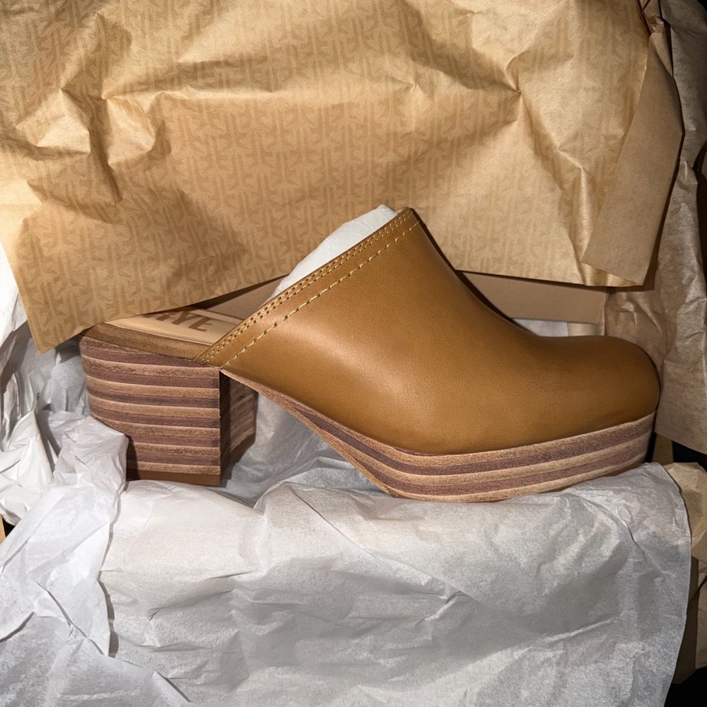 Frye Campus Clog in Banana